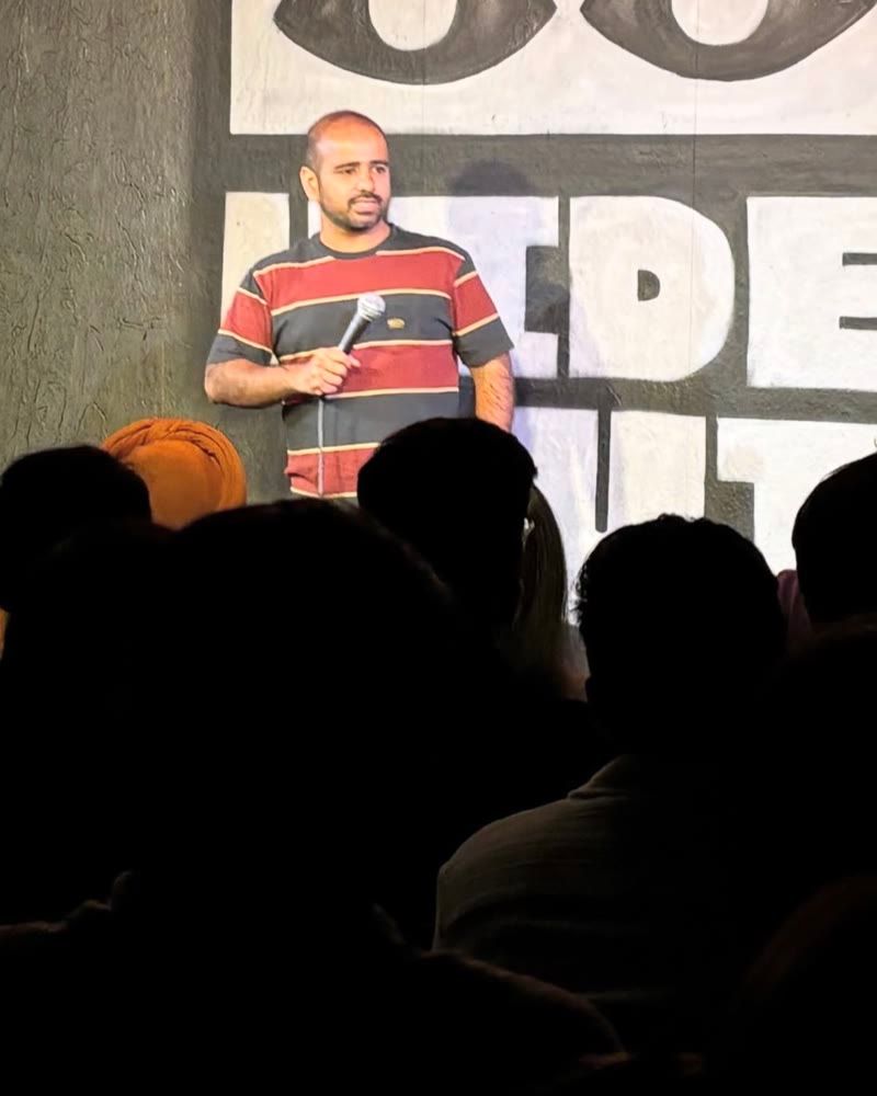Gaurav Kapoor performing at Hideout Comedy Club