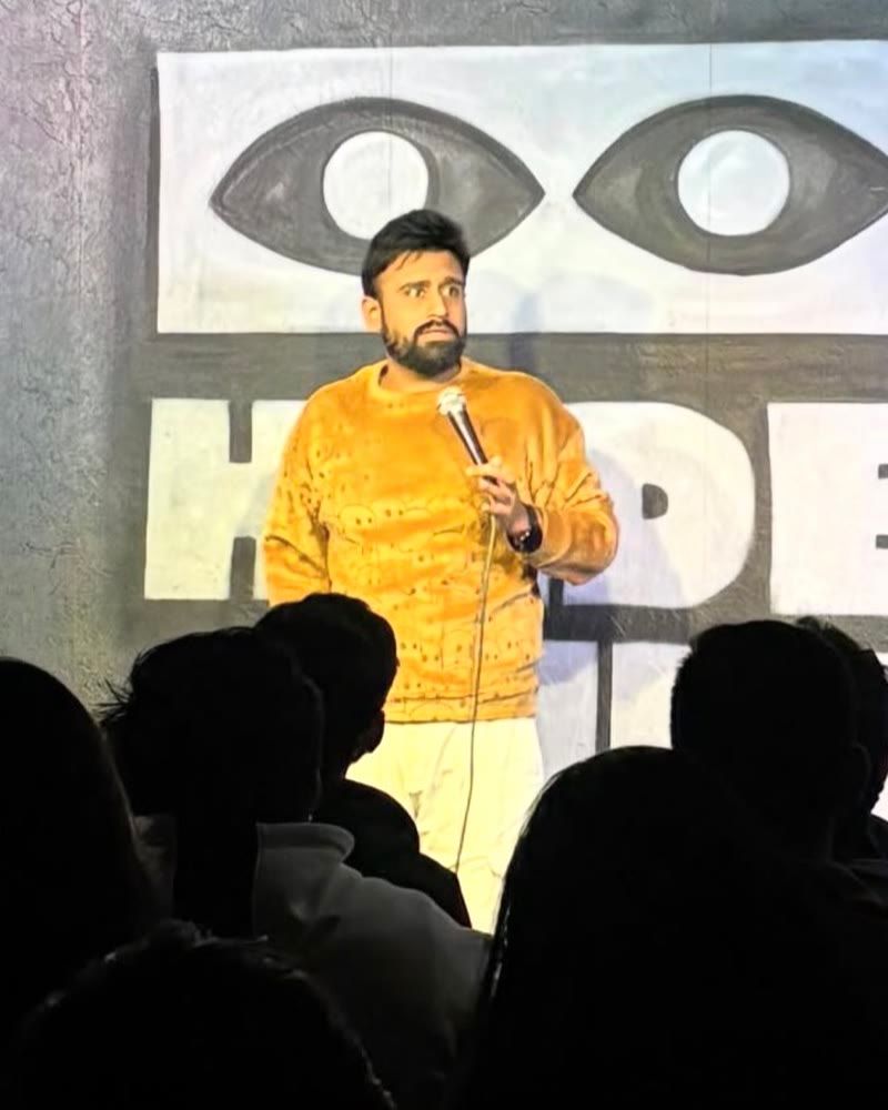 Inder Sahani performing at Hideout Comedy Club