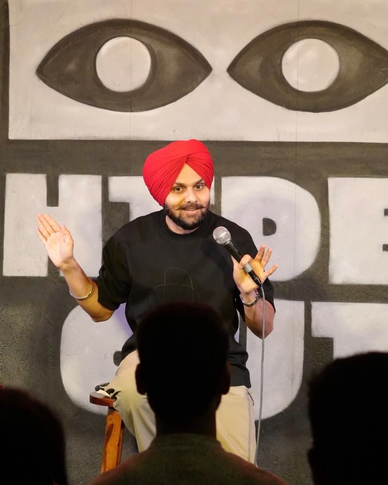 Jaspreet Singh performing at Hideout Comedy Club