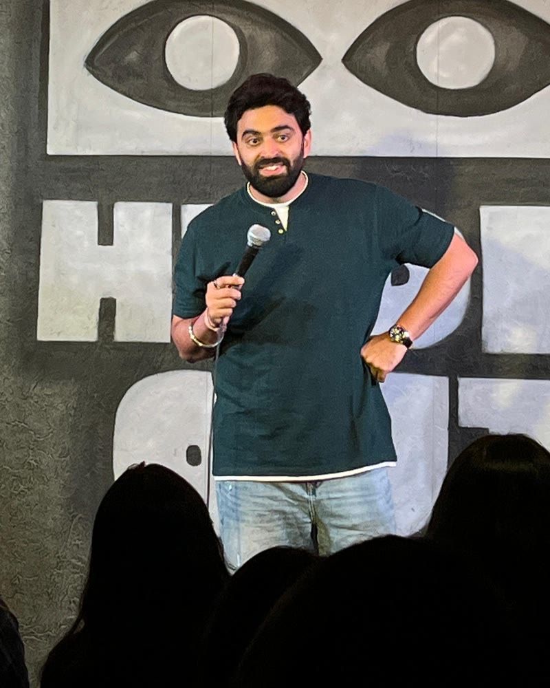 Rahul Dua performing at Hideout Comedy Club